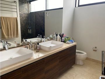Casa para venta y arriendo de 402 metros Cerros de Suba