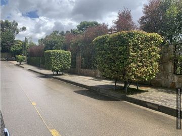 Casa para venta y arriendo de 402 metros Cerros de Suba