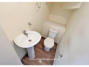 VENDO CASA EN VERSALLES (AMPLIADA Y REMODELADA)