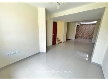 VENDO CASA EN VERSALLES (AMPLIADA Y REMODELADA)
