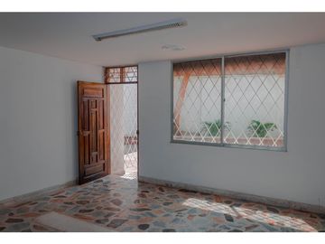 CASA EN VENTA -SECTOR BAVARIA