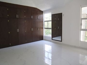 CASA EN VENTA EN FRACC. LAS CAÑADAS