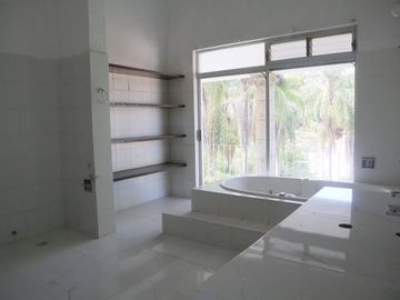 CASA EN VENTA EN FRACC. LAS CAÑADAS