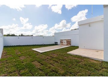 Venta casa nueva de un piso Chichi Suárez Mérida
