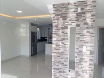 CASA EN VENTA 4 DORMITORIOS EN URB. COSTA AL SUR DE MANTA