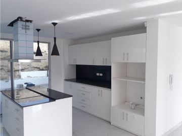 CASA EN VENTA 4 DORMITORIOS EN URB. COSTA AL SUR DE MANTA