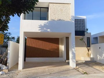 Residencia en venta! privada con amenidades al norte de la ciudad! Conkal!