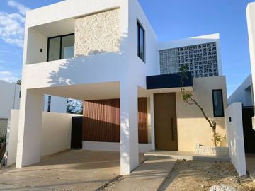 Residencia en venta! privada con amenidades al norte de la ciudad! Conkal!