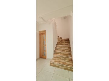 VENTA DE CASA DE TRES PISOS UNIFAMILIAR EN EL CANEY ID 701