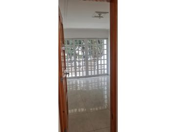 VENTA DE CASA DE TRES PISOS UNIFAMILIAR EN EL CANEY ID 701