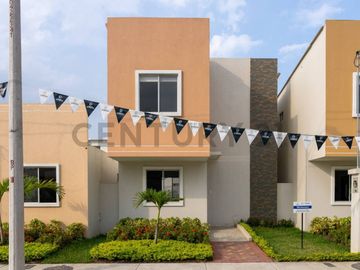 Casas de Estreno en Venta en Urbanización Paseo del Sol, Vía a la Costa