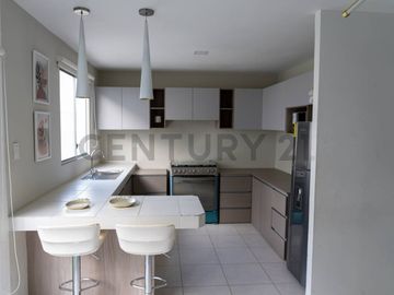 Casas de Estreno en Venta en Urbanización Paseo del Sol, Vía a la Costa