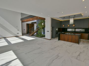 Casa en Venta Puerta Las Lomas (Coto Lagos) con Vista Al Lago