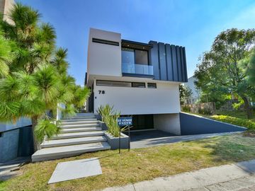 Casa en Venta Puerta Las Lomas (Coto Lagos) con Vista Al Lago