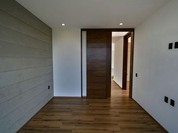 Casa en Venta Puerta Las Lomas (Coto Lagos) con Vista Al Lago
