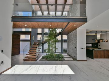 Casa en Venta Puerta Las Lomas (Coto Lagos) con Vista Al Lago