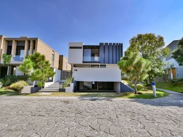 Casa en Venta Puerta Las Lomas (Coto Lagos) con Vista Al Lago