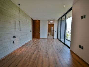 Casa en Venta Puerta Las Lomas (Coto Lagos) con Vista Al Lago
