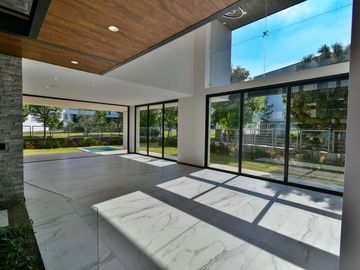 Casa en Venta Puerta Las Lomas (Coto Lagos) con Vista Al Lago