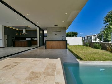 Casa en Venta Puerta Las Lomas (Coto Lagos) con Vista Al Lago