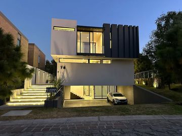 Casa en Venta Puerta Las Lomas (Coto Lagos) con Vista Al Lago