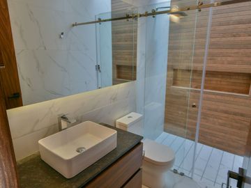 Casa en Venta Puerta Las Lomas (Coto Lagos) con Vista Al Lago