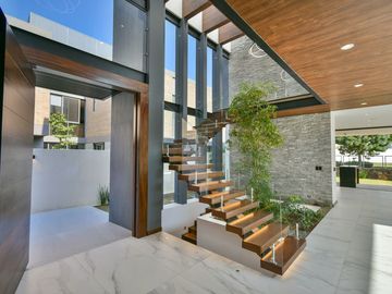 Casa en Venta Puerta Las Lomas (Coto Lagos) con Vista Al Lago