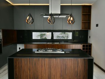Casa en Venta Puerta Las Lomas (Coto Lagos) con Vista Al Lago