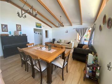 Venta casa 4D 2B piscina, estacionamiento  en Los Villares, Los Andes
