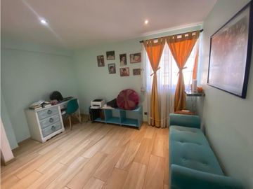 Venta casa 4D 2B piscina, estacionamiento  en Los Villares, Los Andes