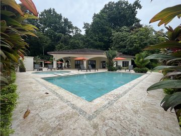 Venta de apartamento en Clayton-Albrook, PH Embassy Village