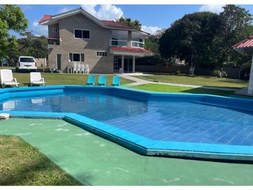 VENDO CASA CON ACCESO DIRECTO A LA PLAYA EN COLON, PORTOBELO