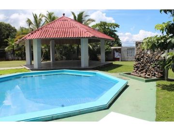 VENDO CASA CON ACCESO DIRECTO A LA PLAYA EN COLON, PORTOBELO