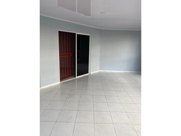 VENDO CASA CON ACCESO DIRECTO A LA PLAYA EN COLON, PORTOBELO