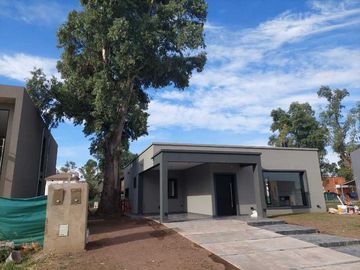 Casa en venta en Francisco Alvarez