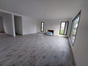 Casa en venta en Francisco Alvarez