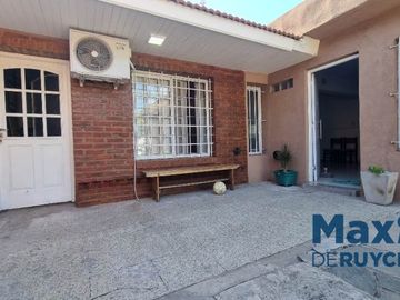 Casa en venta en Bernal Oeste