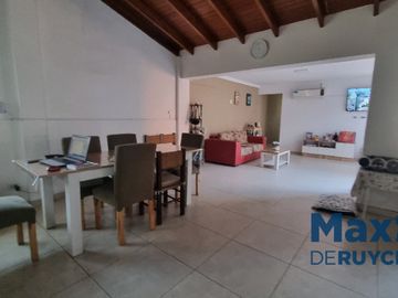Casa en venta en Bernal Oeste