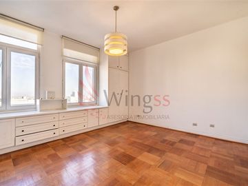 Departamento en Venta en Estratégica y Amplia Propiedad en Pleno Centro Comercial y Gubernamental