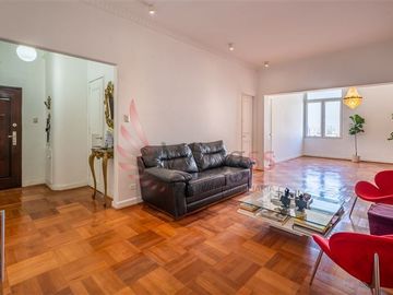 Departamento en Venta en Estratégica y Amplia Propiedad en Pleno Centro Comercial y Gubernamental