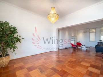 Departamento en Venta en Estratégica y Amplia Propiedad en Pleno Centro Comercial y Gubernamental