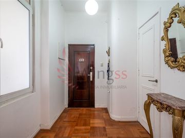 Departamento en Venta en Estratégica y Amplia Propiedad en Pleno Centro Comercial y Gubernamental