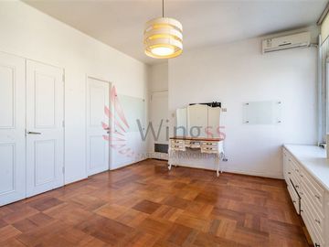 Departamento en Venta en Estratégica y Amplia Propiedad en Pleno Centro Comercial y Gubernamental
