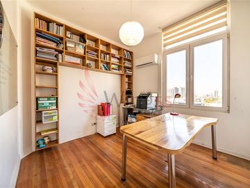 Departamento en Venta en Estratégica y Amplia Propiedad en Pleno Centro Comercial y Gubernamental