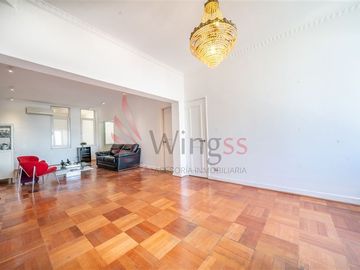 Departamento en Venta en Estratégica y Amplia Propiedad en Pleno Centro Comercial y Gubernamental