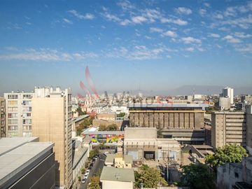 Departamento en Venta en Estratégica y Amplia Propiedad en Pleno Centro Comercial y Gubernamental