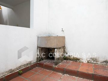 VENTA de CASAS en SAN CAYETANO