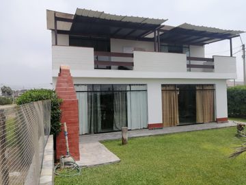 SE VENDE CASA EN CLUB DE PLAYA SOLIMAR LURIN