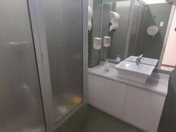 VENDO CENTRICA OFICINA PLANTA PARA MULTIPLES USOS 10 PRIVAD