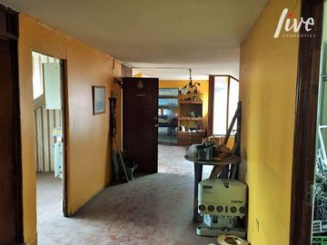 Hermosa casa con amplio terreno, excelente ubicación,  La R